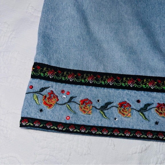 Vintage Denim Skirt Embroidered Rose Detailing 100% Cotton Size 8 Bill Blass - Picture 10 of 12